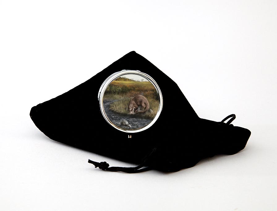 Otter Round Pill Box